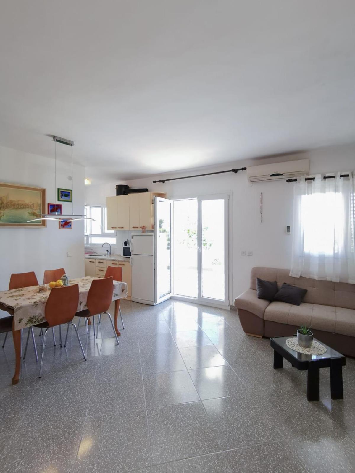 Apartments By The Sea Mimice, Omis - 14230 Номер фото